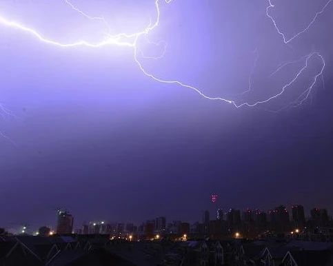 北京三区发布雷电黄色预警！局地大风+冰雹
