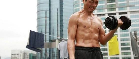 TVB三届视帝为新剧苦练肌肉，只为44秒的镜头